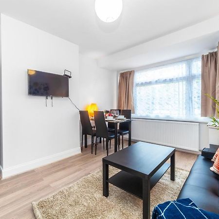 Autonomous 2 Bdr Apartment With Garden And Parking Enfield Kültér fotó