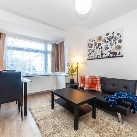Autonomous 2 Bdr Apartment With Garden And Parking Enfield Kültér fotó